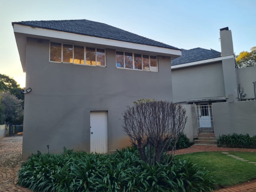 8 Bedroom Property for Sale in Saxonwold Gauteng