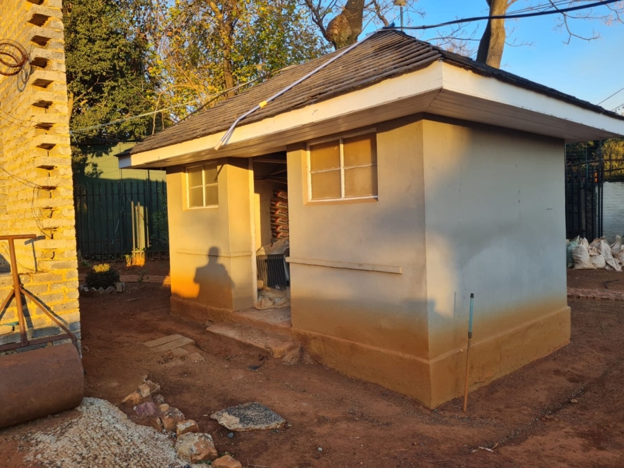 8 Bedroom Property for Sale in Saxonwold Gauteng