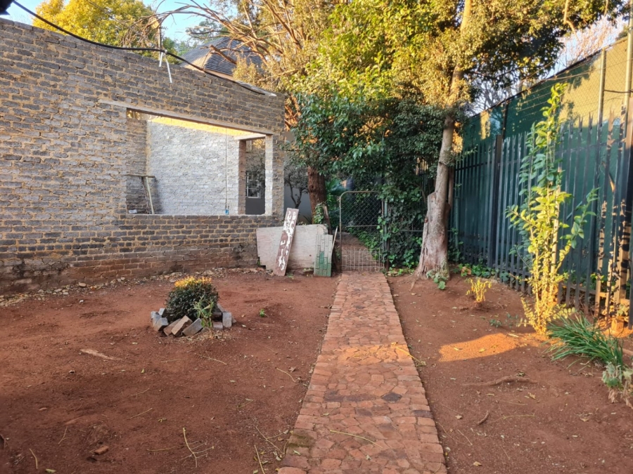 8 Bedroom Property for Sale in Saxonwold Gauteng