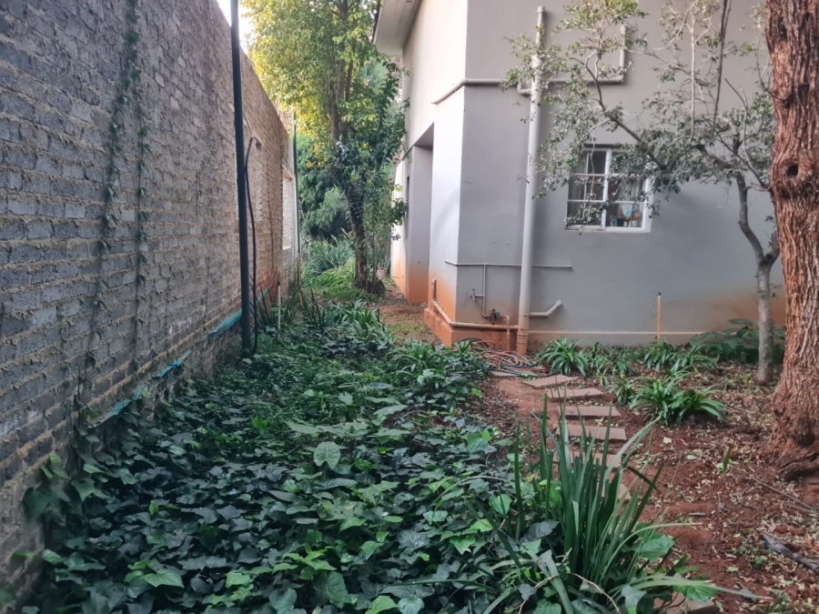 8 Bedroom Property for Sale in Saxonwold Gauteng
