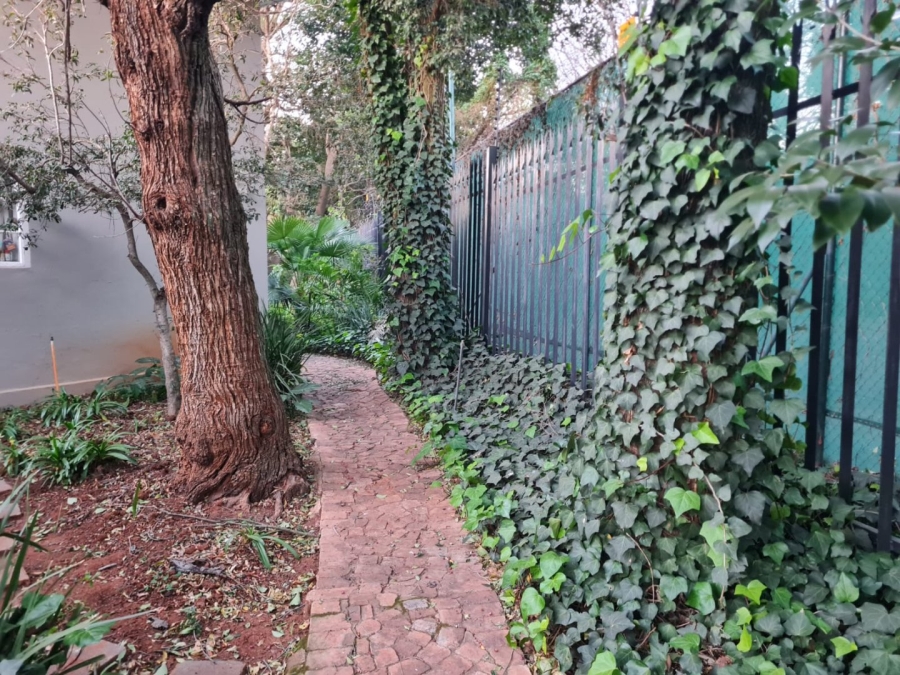 8 Bedroom Property for Sale in Saxonwold Gauteng