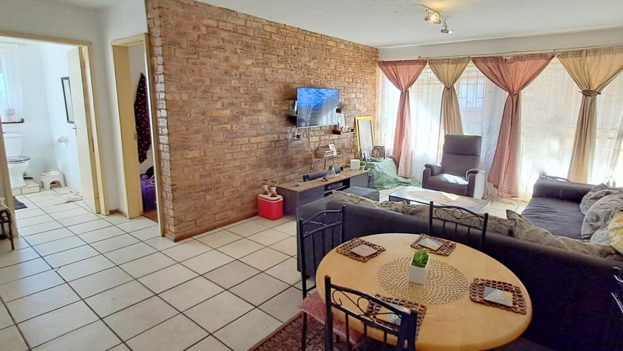 2 Bedroom Property for Sale in Mountain View Gauteng