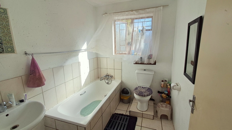 2 Bedroom Property for Sale in Mountain View Gauteng