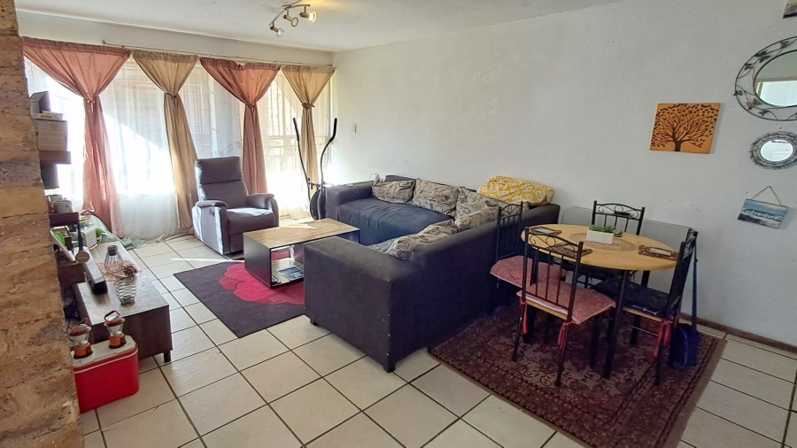 2 Bedroom Property for Sale in Mountain View Gauteng