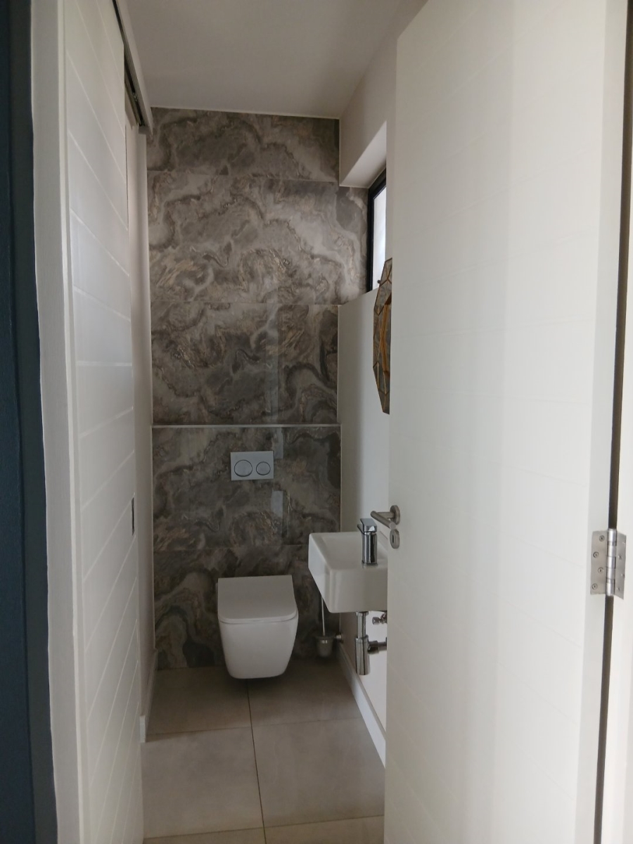 2 Bedroom Property for Sale in Rosebank Gauteng