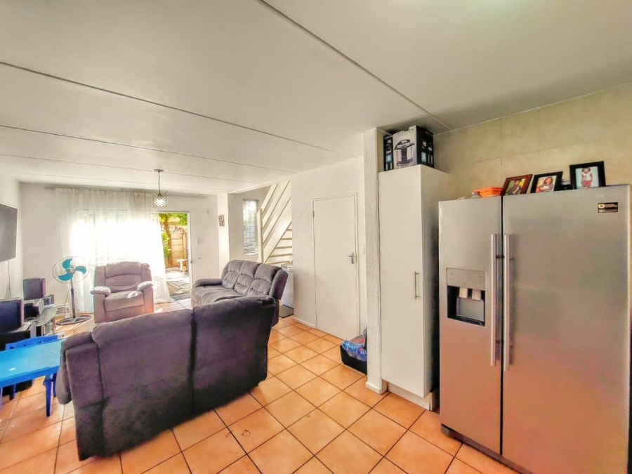 To Let 3 Bedroom Property for Rent in Sonneglans Gauteng