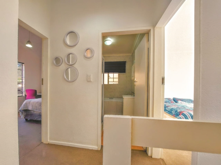 To Let 3 Bedroom Property for Rent in Sonneglans Gauteng
