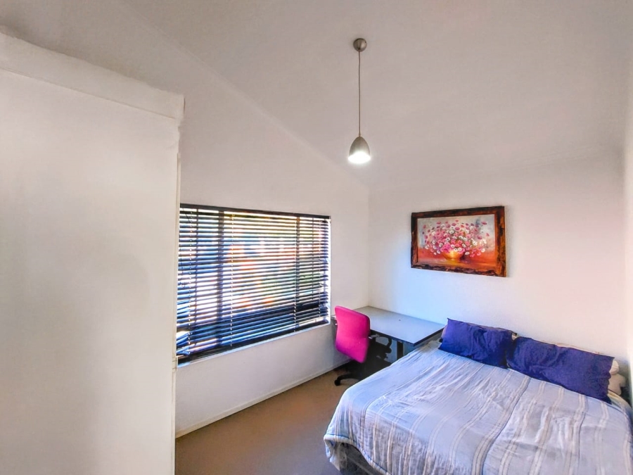 To Let 3 Bedroom Property for Rent in Sonneglans Gauteng
