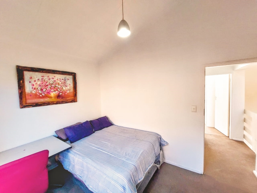 To Let 3 Bedroom Property for Rent in Sonneglans Gauteng