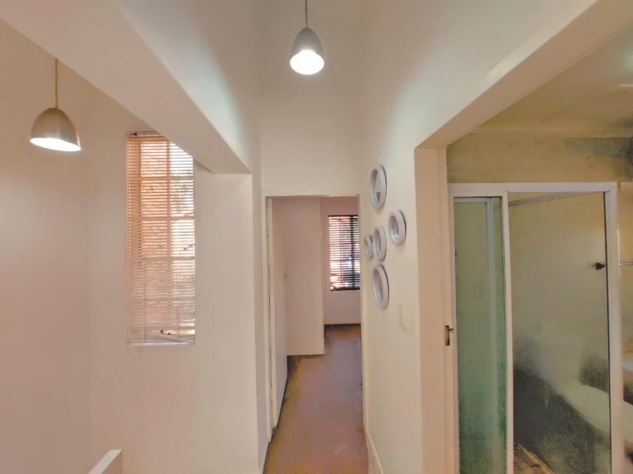 To Let 3 Bedroom Property for Rent in Sonneglans Gauteng