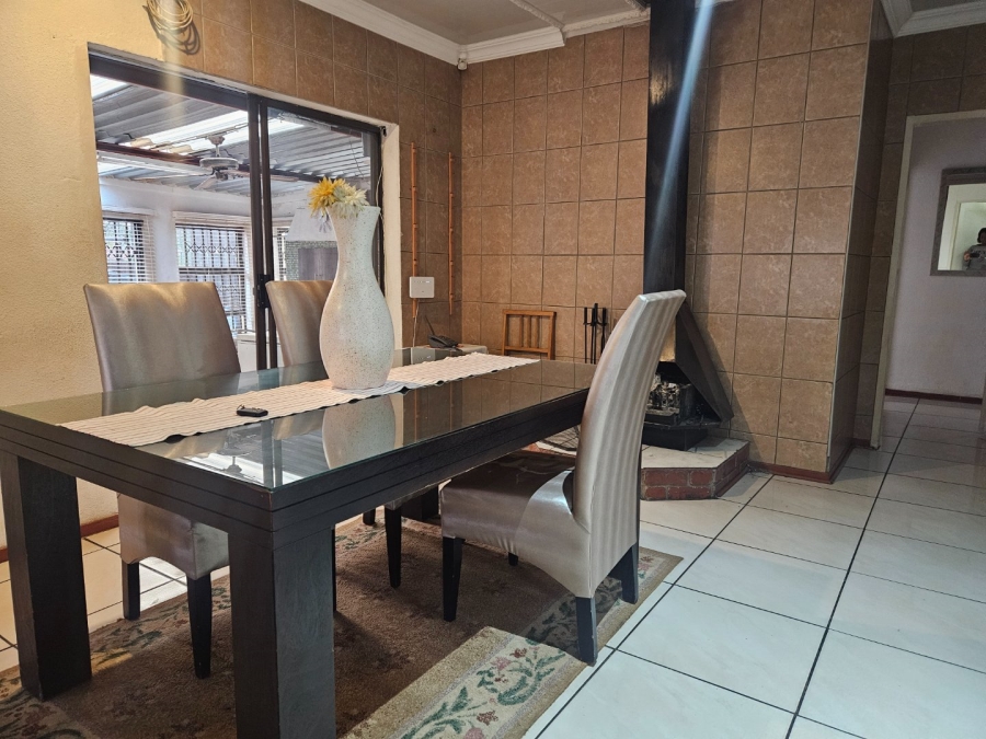 3 Bedroom Property for Sale in Crystal Park Gauteng