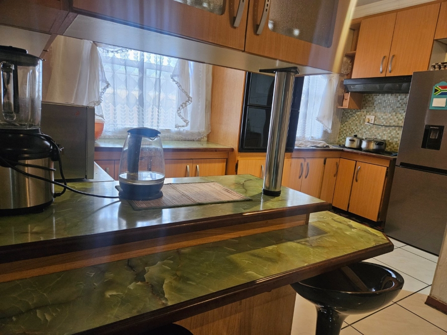 3 Bedroom Property for Sale in Crystal Park Gauteng