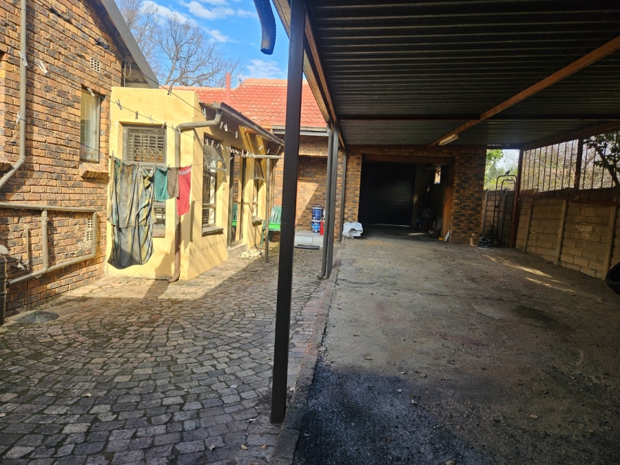 3 Bedroom Property for Sale in Crystal Park Gauteng