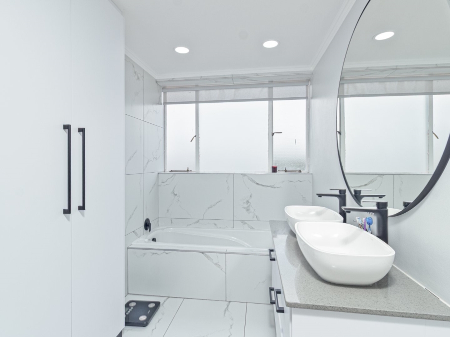  Bedroom Property for Sale in Hyde Park Gauteng