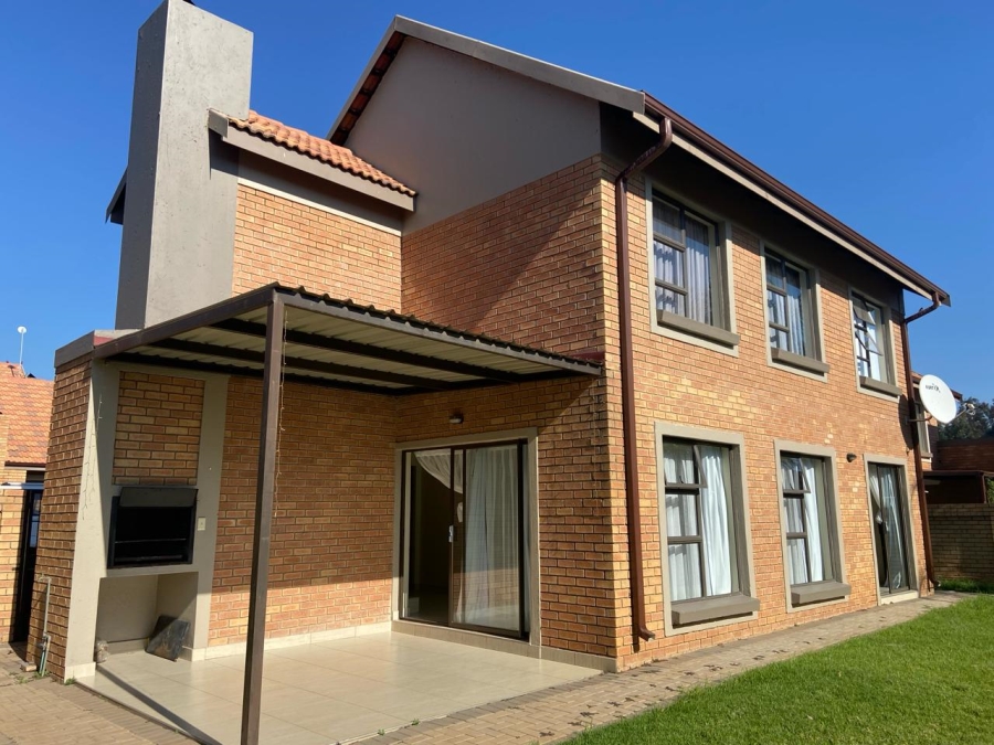 To Let 3 Bedroom Property for Rent in Equestria Gauteng