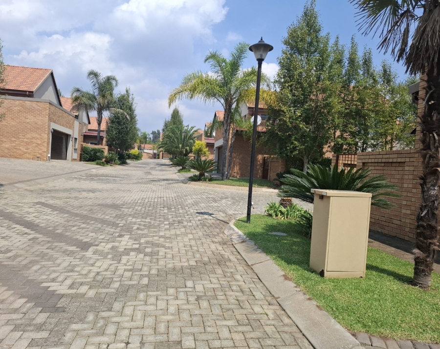 To Let 3 Bedroom Property for Rent in Equestria Gauteng