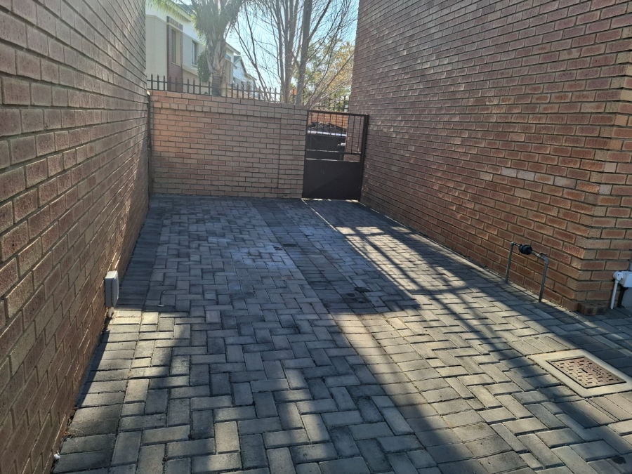 To Let 3 Bedroom Property for Rent in Equestria Gauteng