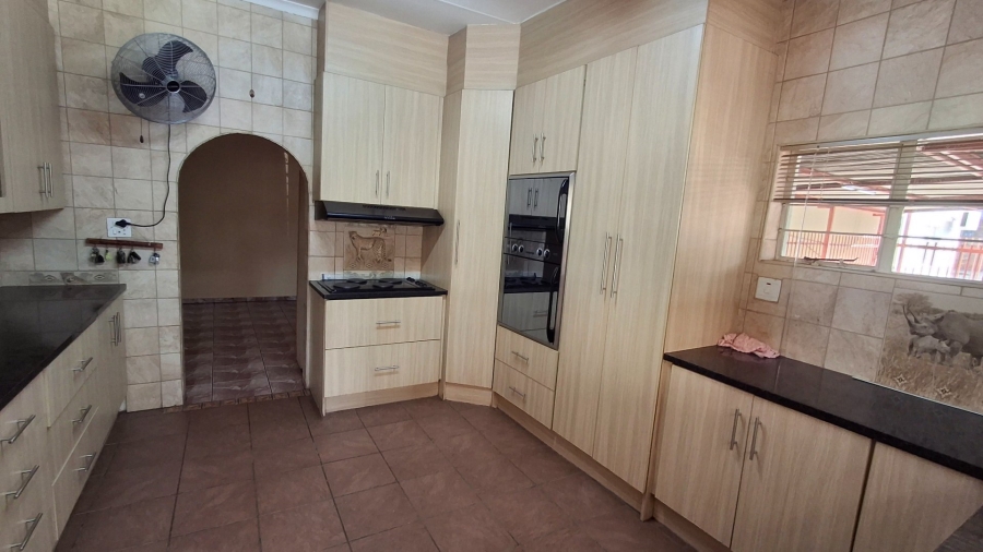 8 Bedroom Property for Sale in Pretoria North Gauteng