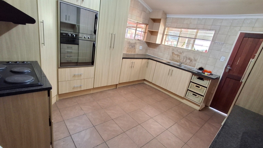 8 Bedroom Property for Sale in Pretoria North Gauteng