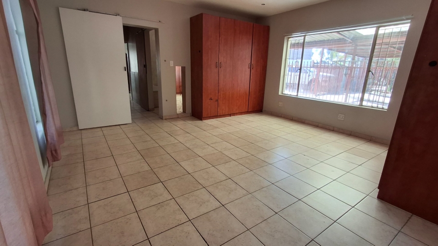 8 Bedroom Property for Sale in Pretoria North Gauteng