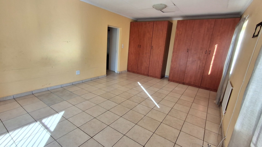 8 Bedroom Property for Sale in Pretoria North Gauteng