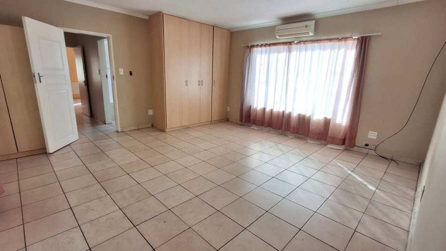 8 Bedroom Property for Sale in Pretoria North Gauteng