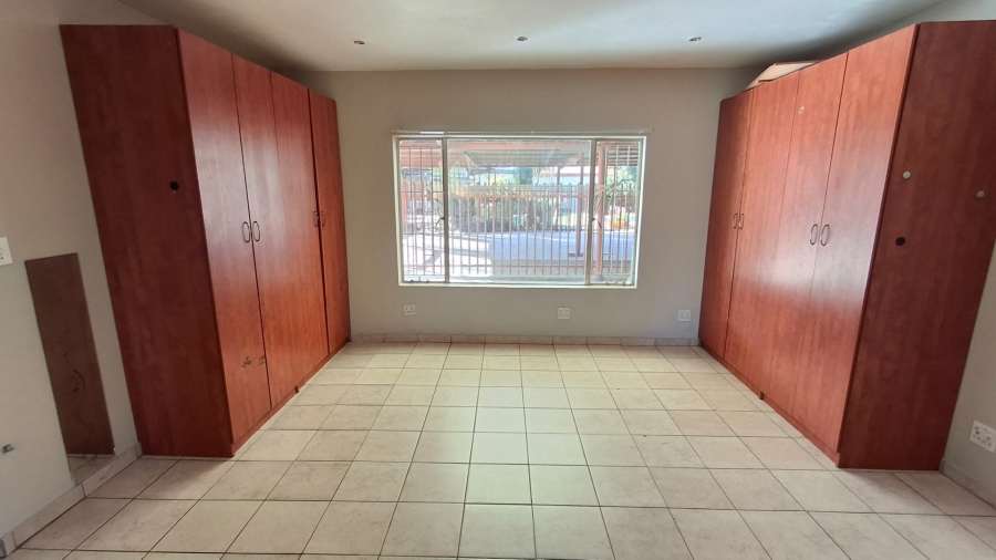 8 Bedroom Property for Sale in Pretoria North Gauteng