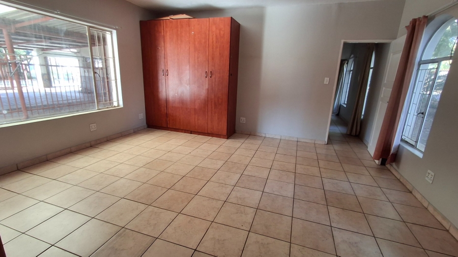 8 Bedroom Property for Sale in Pretoria North Gauteng