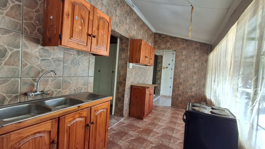 8 Bedroom Property for Sale in Pretoria North Gauteng