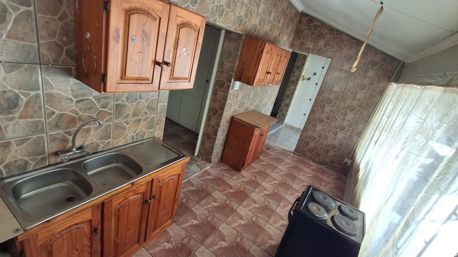 8 Bedroom Property for Sale in Pretoria North Gauteng