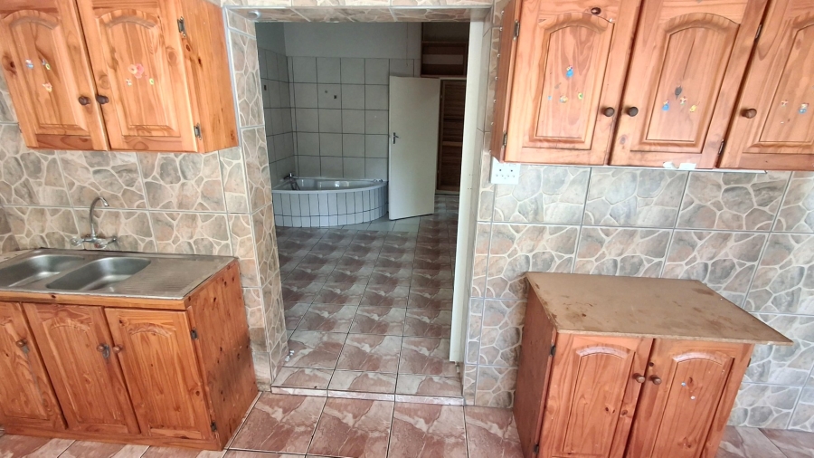 8 Bedroom Property for Sale in Pretoria North Gauteng