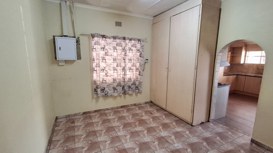 8 Bedroom Property for Sale in Pretoria North Gauteng