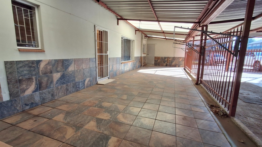 8 Bedroom Property for Sale in Pretoria North Gauteng