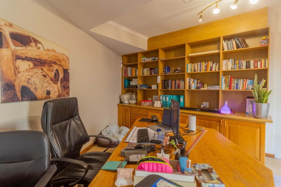 4 Bedroom Property for Sale in Zwartkop Gauteng