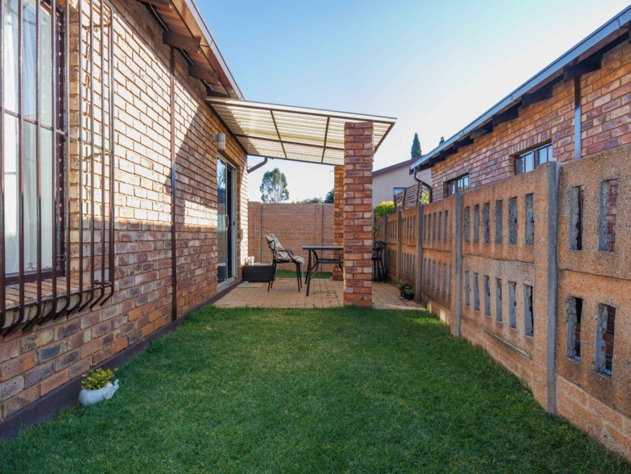 2 Bedroom Property for Sale in Eden Glen Gauteng