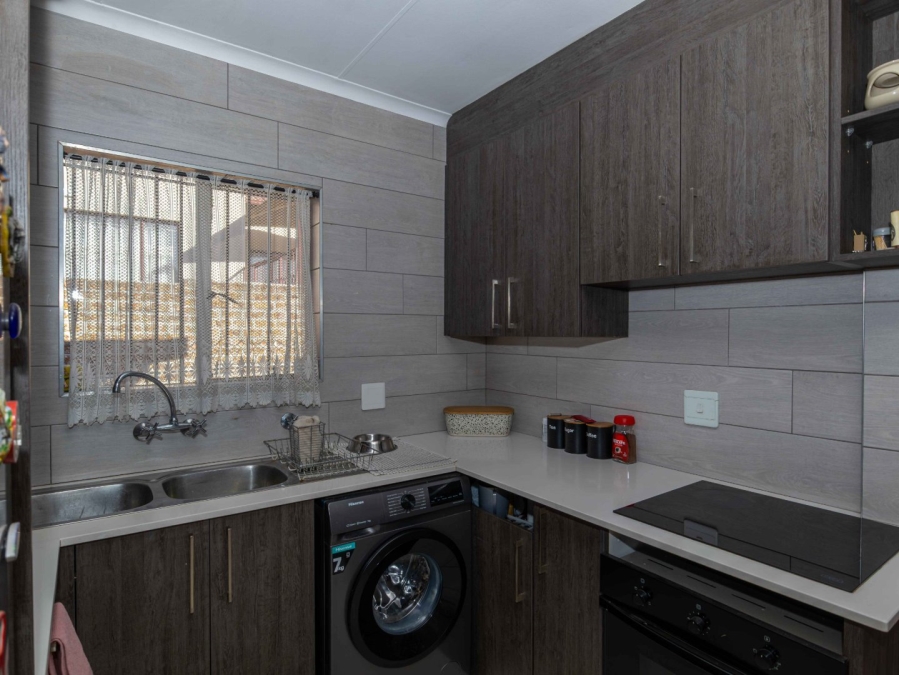2 Bedroom Property for Sale in Eden Glen Gauteng