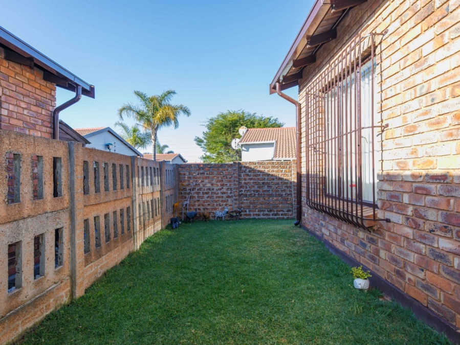 2 Bedroom Property for Sale in Eden Glen Gauteng