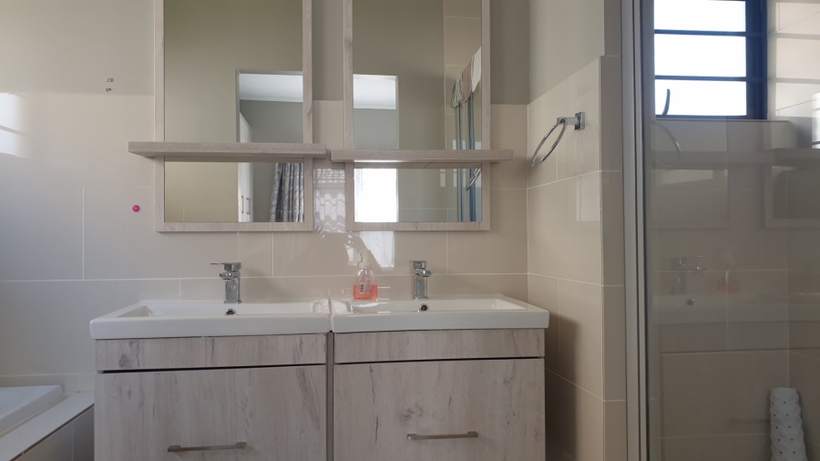 3 Bedroom Property for Sale in Amberfield Gauteng