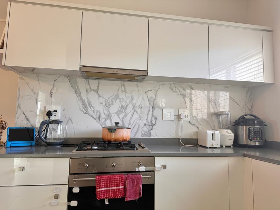 To Let 2 Bedroom Property for Rent in The Polofields Gauteng