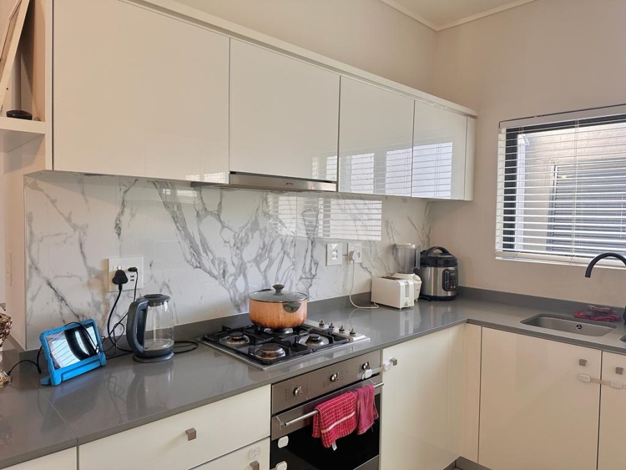 To Let 2 Bedroom Property for Rent in The Polofields Gauteng
