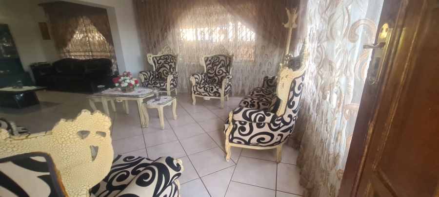 7 Bedroom Property for Sale in Laudium Gauteng