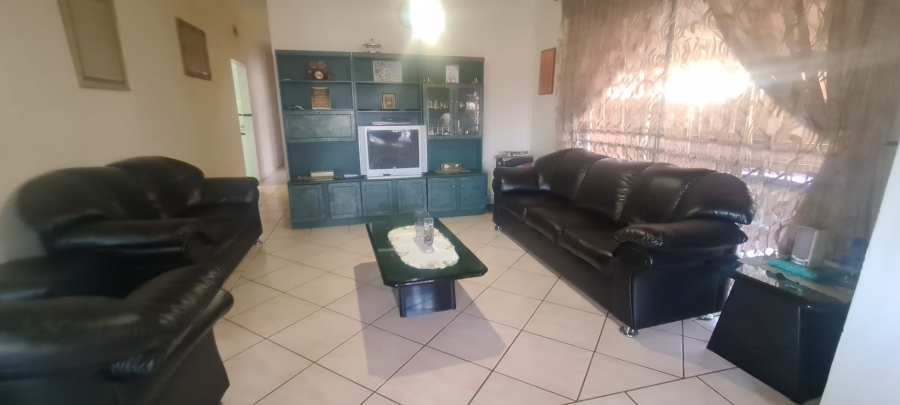 7 Bedroom Property for Sale in Laudium Gauteng