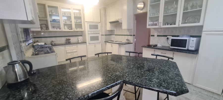 7 Bedroom Property for Sale in Laudium Gauteng