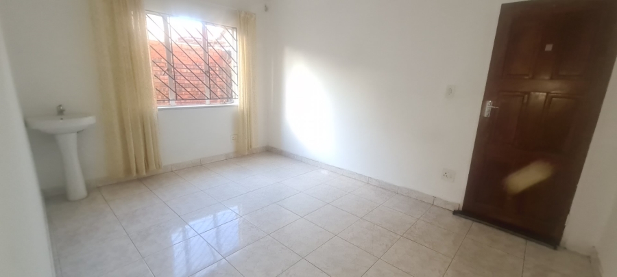 7 Bedroom Property for Sale in Laudium Gauteng