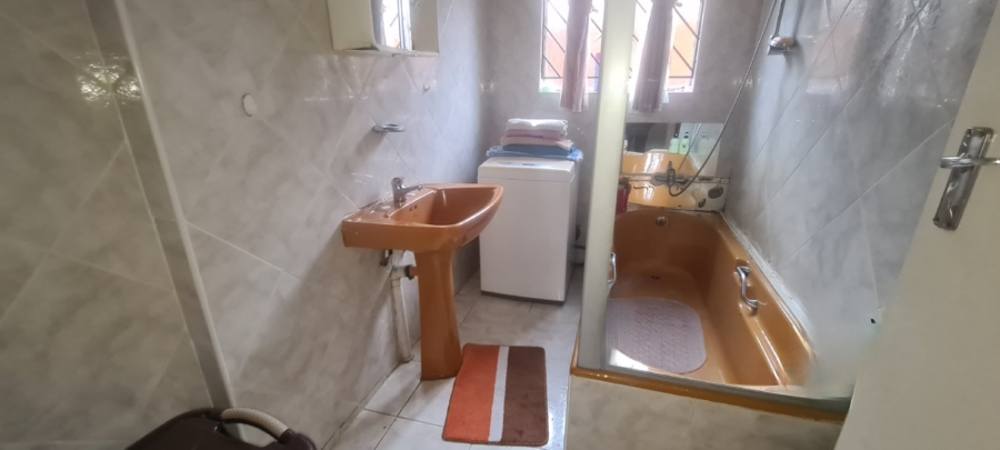 7 Bedroom Property for Sale in Laudium Gauteng