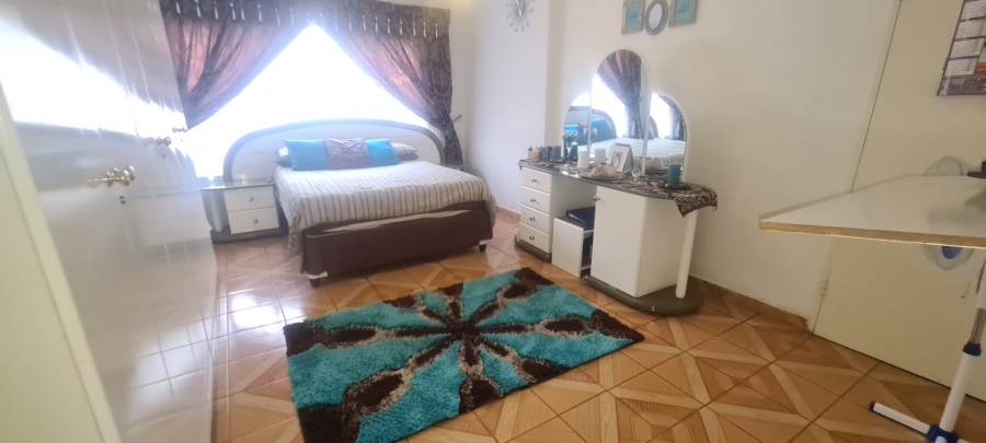 7 Bedroom Property for Sale in Laudium Gauteng