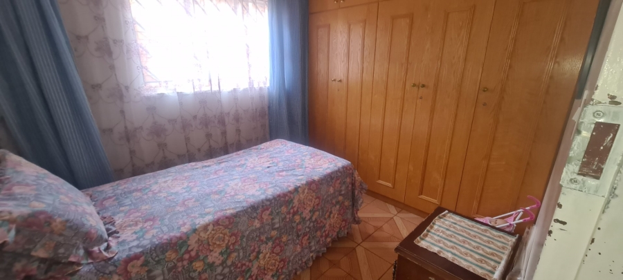 7 Bedroom Property for Sale in Laudium Gauteng