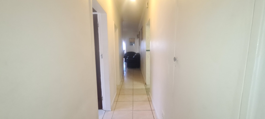 7 Bedroom Property for Sale in Laudium Gauteng