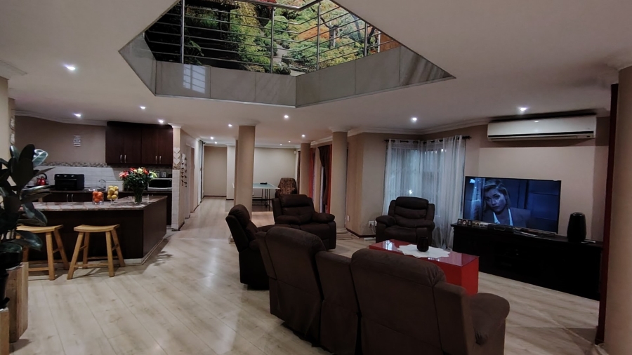 4 Bedroom Property for Sale in Rooihuiskraal North Gauteng