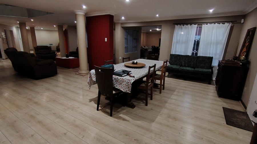 4 Bedroom Property for Sale in Rooihuiskraal North Gauteng